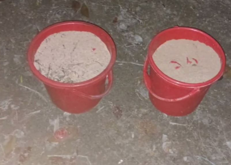 কালকিনিতে কবরস্থান থেকে ২০টি হাতবোমা উদ্ধার